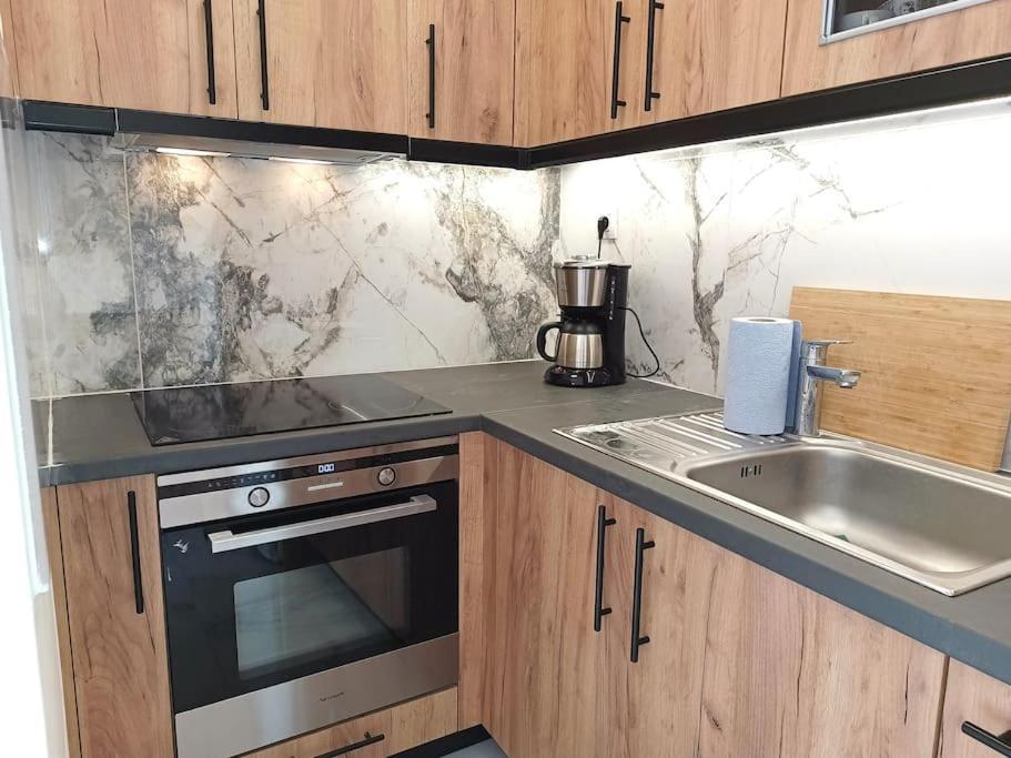 Apartment Sun, Sea & Space 100m To Beach! Gerakini